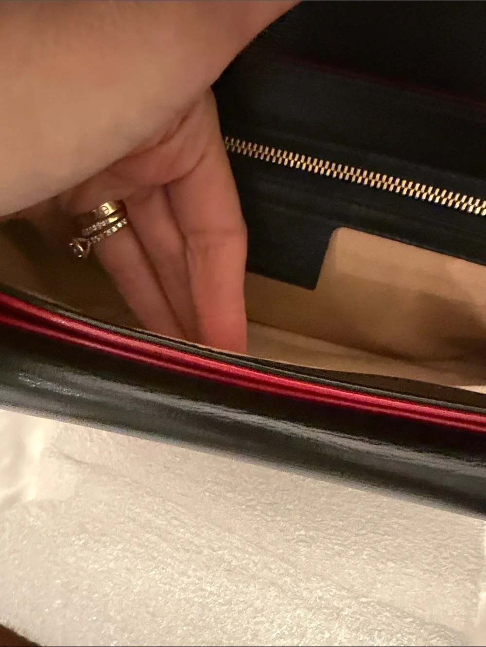 Gucci Red Leather Shoulder Bag with Gold Chain - Picture 6 of 13